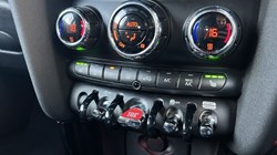 2019 (19) MINI HATCHBACK 2.0 Cooper S Sport II 3dr Auto 5062848