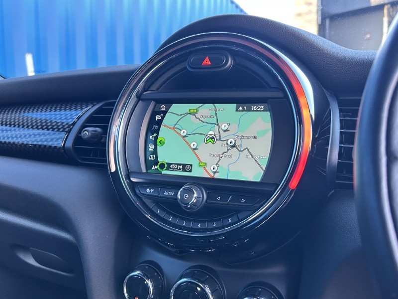 2019 (19) MINI HATCHBACK 2.0 Cooper S Sport II 3dr Auto 5062827