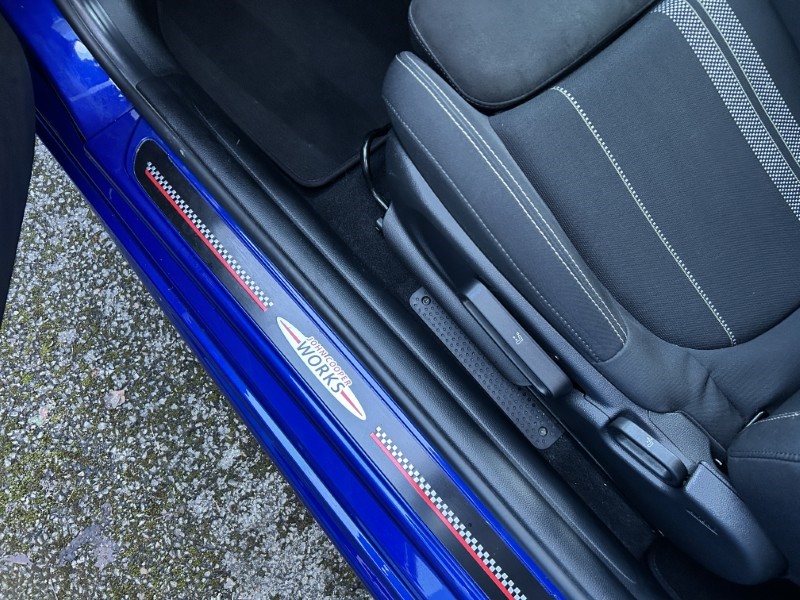 2019 (19) MINI HATCHBACK 2.0 Cooper S Sport II 3dr Auto 5062818