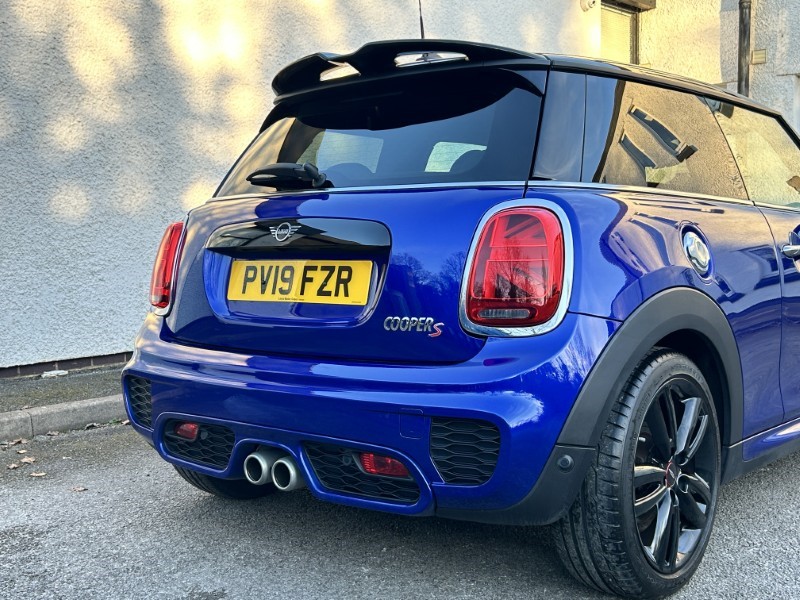 2019 (19) MINI HATCHBACK 2.0 Cooper S Sport II 3dr Auto 5062834