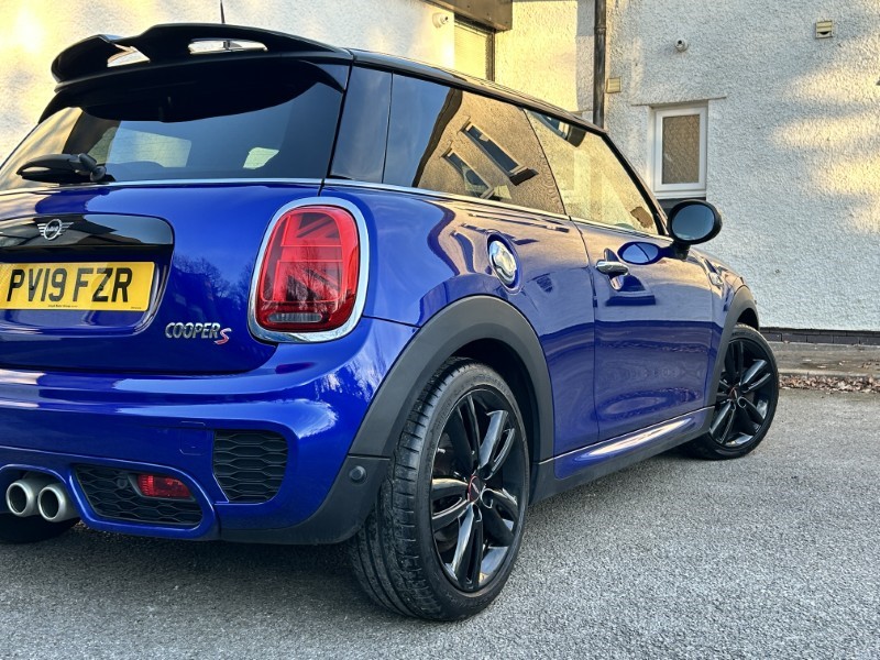 2019 (19) MINI HATCHBACK 2.0 Cooper S Sport II 3dr Auto 5062833