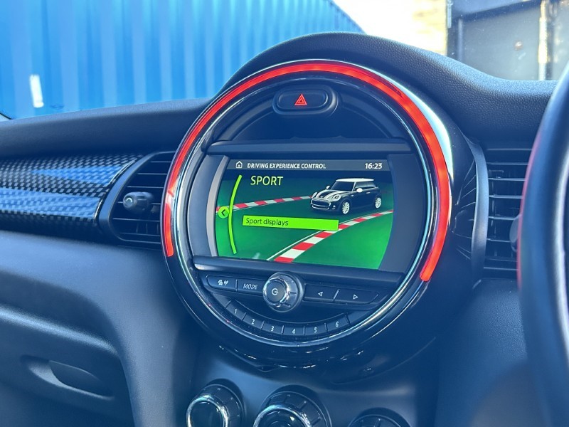 2019 (19) MINI HATCHBACK 2.0 Cooper S Sport II 3dr Auto 5062828