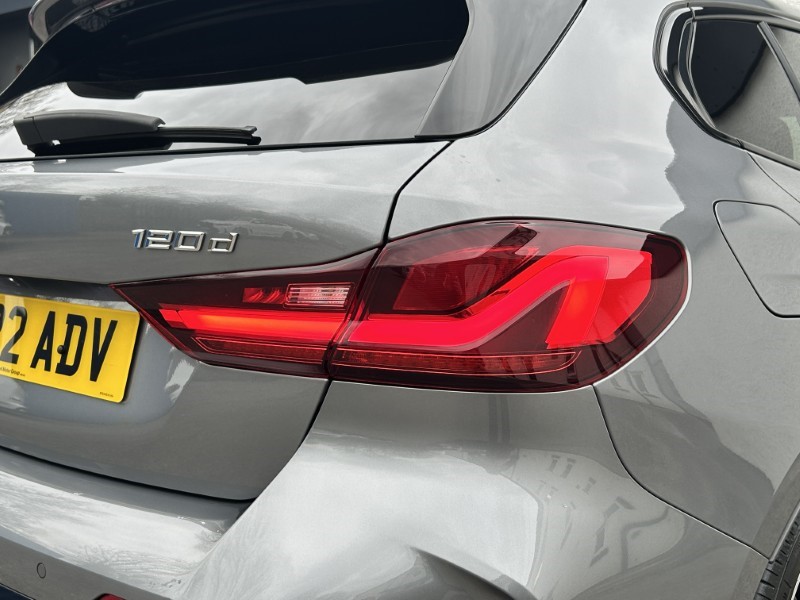 2022 (22) BMW 1 SERIES 120d xDrive M Sport 5dr Step Auto [LCP] 5082031
