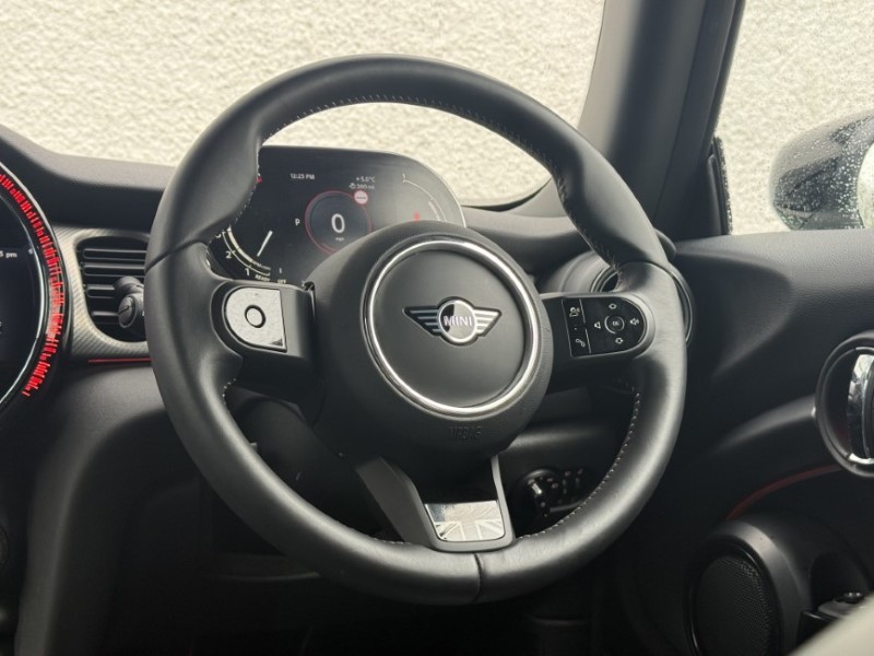 2023 (73) MINI HATCHBACK 1.5 Cooper Exclusive Premium 3dr Auto 5055328