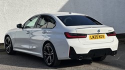 2025 (25) BMW 3 SERIES 330e 22.3 kWh M Sport 4dr Step Auto 5075127