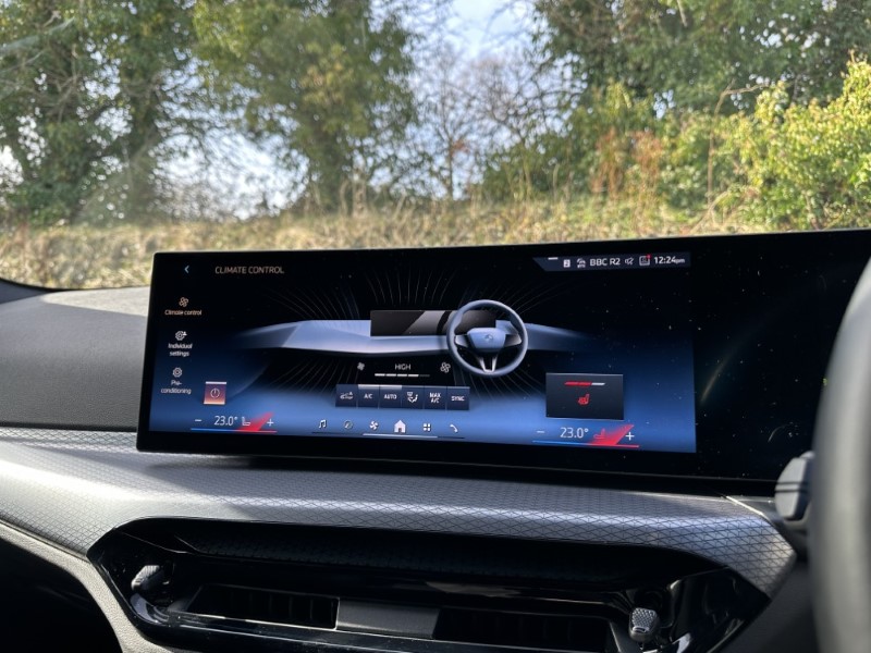 2025 (25) BMW 3 SERIES 330e 22.3 kWh M Sport 4dr Step Auto 5075147