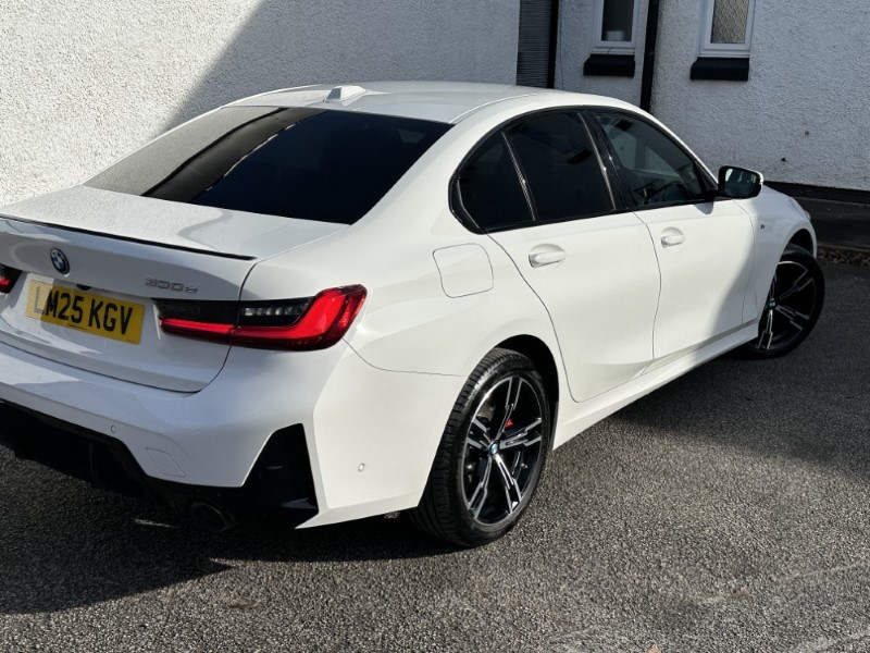 2025 (25) BMW 3 SERIES 330e 22.3 kWh M Sport 4dr Step Auto 5075136