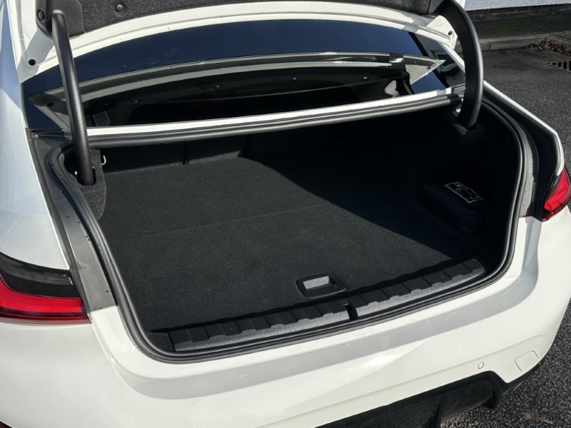 2025 (25) BMW 3 SERIES 330e 22.3 kWh M Sport 4dr Step Auto 5075130