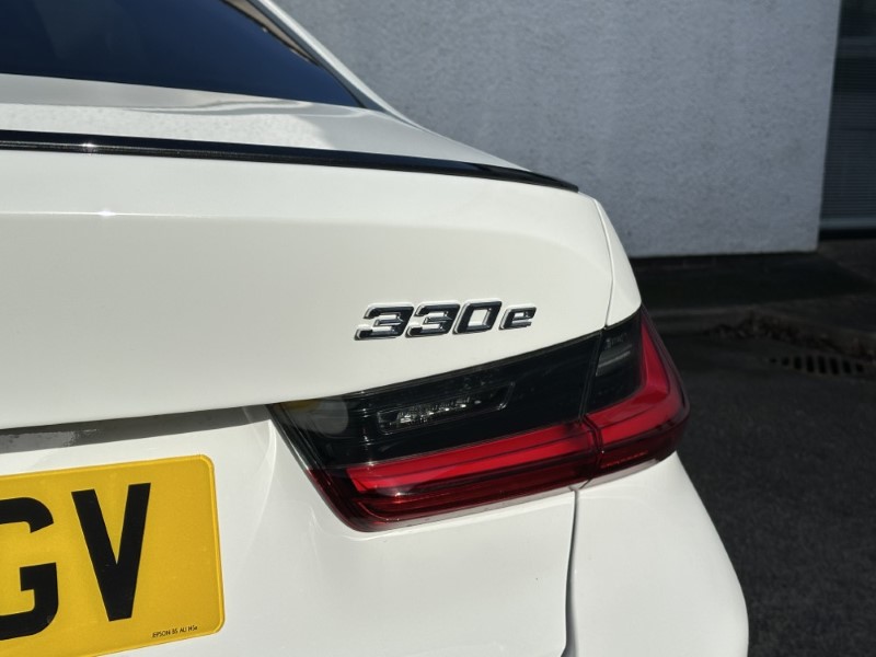 2025 (25) BMW 3 SERIES 330e 22.3 kWh M Sport 4dr Step Auto 5075126
