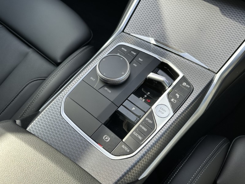 2025 (25) BMW 3 SERIES 330e 22.3 kWh M Sport 4dr Step Auto 5075151