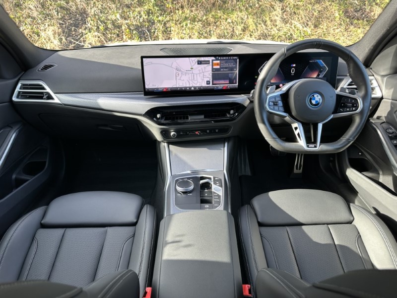 2025 (25) BMW 3 SERIES 330e 22.3 kWh M Sport 4dr Step Auto 5075167