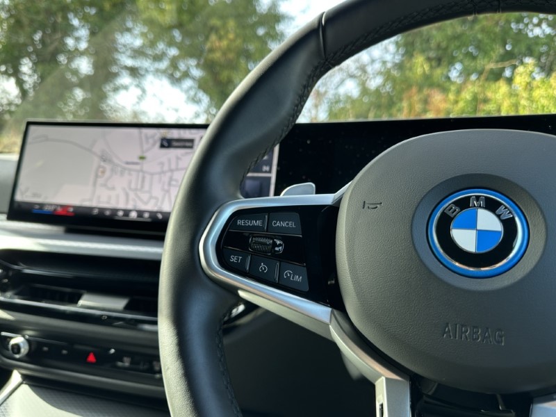 2025 (25) BMW 3 SERIES 330e 22.3 kWh M Sport 4dr Step Auto 5075154