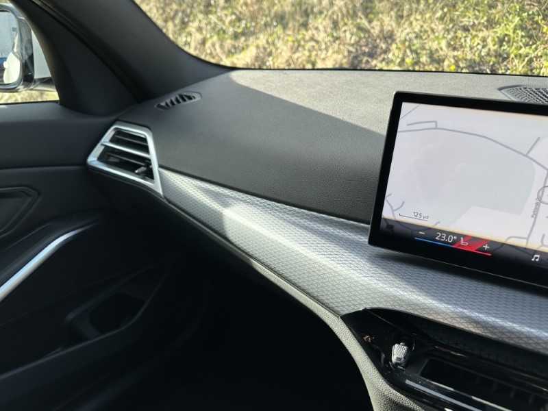 2025 (25) BMW 3 SERIES 330e 22.3 kWh M Sport 4dr Step Auto 5075149