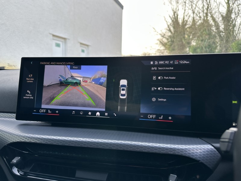 2025 (25) BMW 3 SERIES 330e 22.3 kWh M Sport 4dr Step Auto 5075143