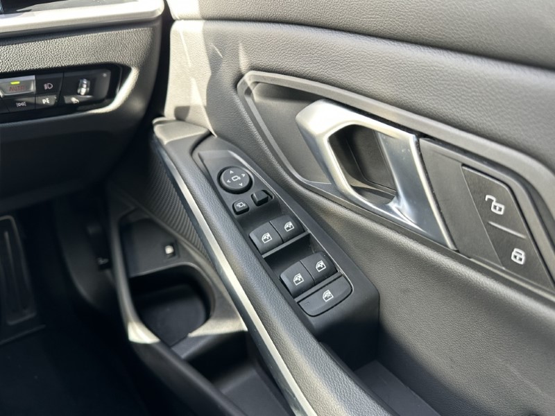 2025 (25) BMW 3 SERIES 330e 22.3 kWh M Sport 4dr Step Auto 5075157