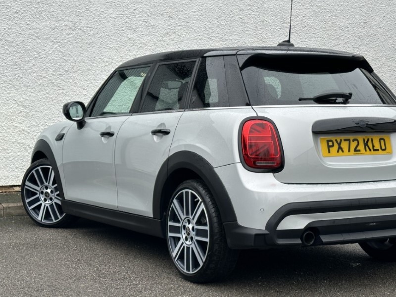 2022 (72) MINI HATCHBACK 1.5 Cooper Exclusive 5dr Auto 5057319