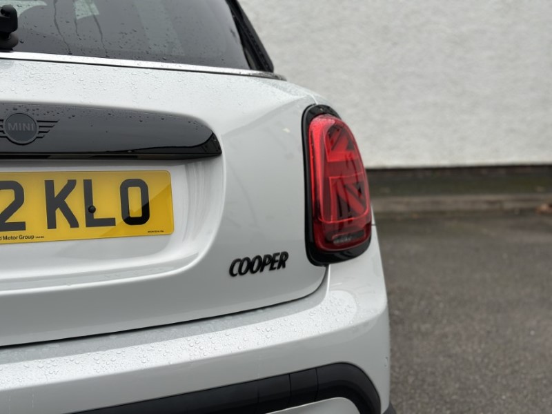 2022 (72) MINI HATCHBACK 1.5 Cooper Exclusive 5dr Auto 5057322