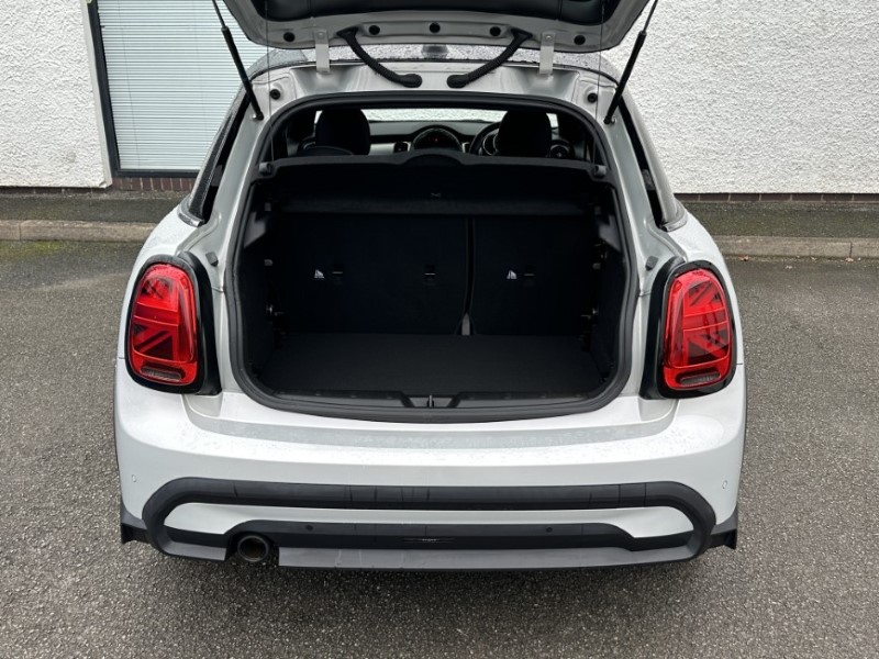 2022 (72) MINI HATCHBACK 1.5 Cooper Exclusive 5dr Auto 5057323