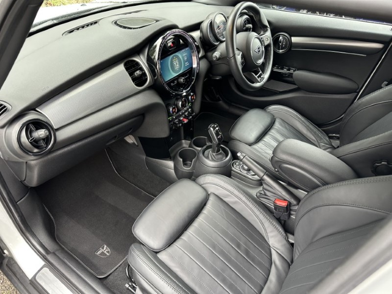 2022 (72) MINI HATCHBACK 1.5 Cooper Exclusive 5dr Auto 5057353