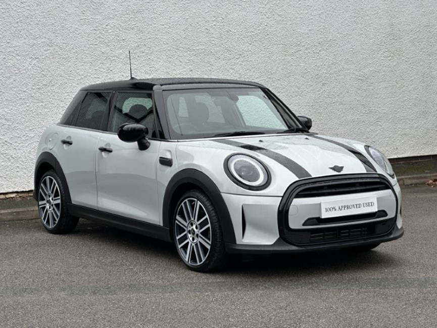 2022 (72) MINI HATCHBACK 1.5 Cooper Exclusive 5dr Auto