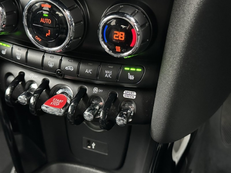 2022 (72) MINI HATCHBACK 1.5 Cooper Exclusive 5dr Auto 5057342