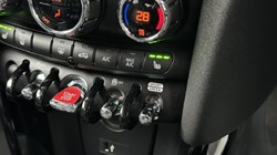 2022 (72) MINI HATCHBACK 1.5 Cooper Exclusive 5dr Auto 5057342