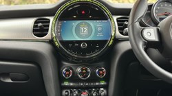 2022 (72) MINI HATCHBACK 1.5 Cooper Exclusive 5dr Auto 5057358