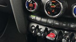 2022 (72) MINI HATCHBACK 1.5 Cooper Exclusive 5dr Auto 5057341