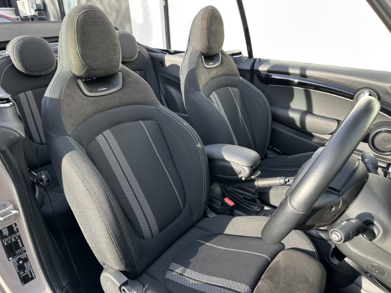 2022 (72) MINI CONVERTIBLE 1.5 Cooper Sport 2dr 5076192