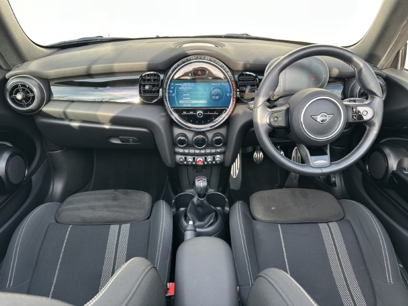 2022 (72) MINI CONVERTIBLE 1.5 Cooper Sport 2dr 5076188