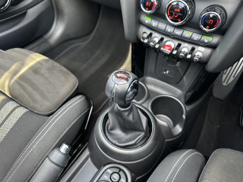 2022 (72) MINI CONVERTIBLE 1.5 Cooper Sport 2dr 5076213