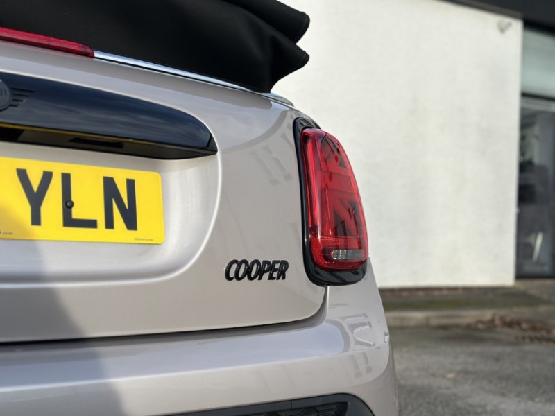 2022 (72) MINI CONVERTIBLE 1.5 Cooper Sport 2dr 5076182