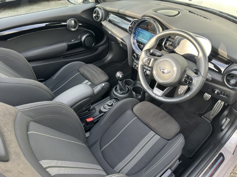 2022 (72) MINI CONVERTIBLE 1.5 Cooper Sport 2dr 5076187