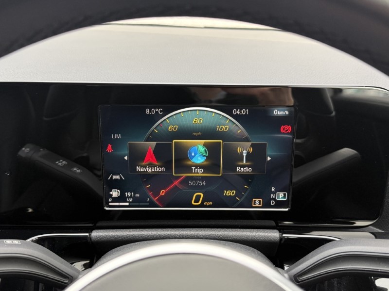 2021 (21) MERCEDES-BENZ GLA 200 Sport 5dr Auto 5068837