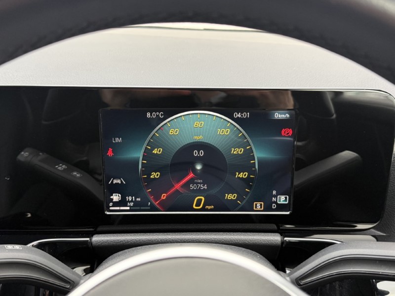 2021 (21) MERCEDES-BENZ GLA 200 Sport 5dr Auto 5068836