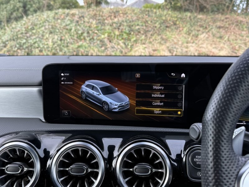 2021 (21) MERCEDES-BENZ A CLASS A35 4Matic Premium 5dr Auto 5067106