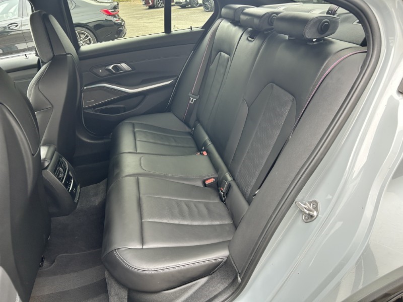 2022 (22) BMW M3 xDrive Competition M 4dr Step Auto [M Carbon] 5079977