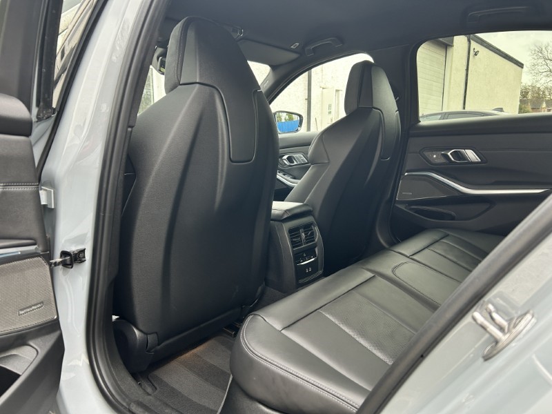 2022 (22) BMW M3 xDrive Competition M 4dr Step Auto [M Carbon] 5079978