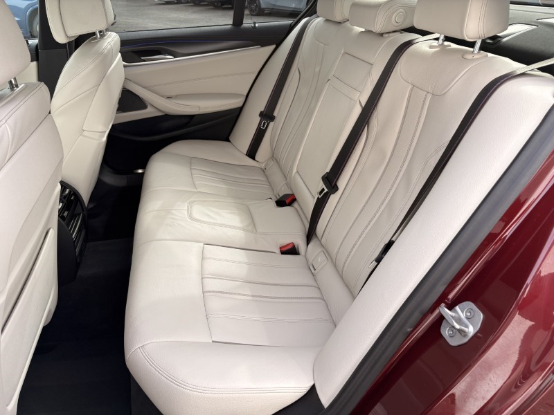 2022 (22) BMW 5 SERIES 520d xDrive MHT M Sport 4dr Step Auto 5267566