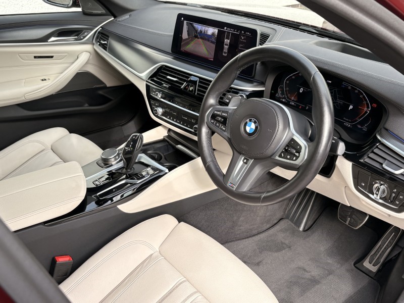 2022 (22) BMW 5 SERIES 520d xDrive MHT M Sport 4dr Step Auto 5267559