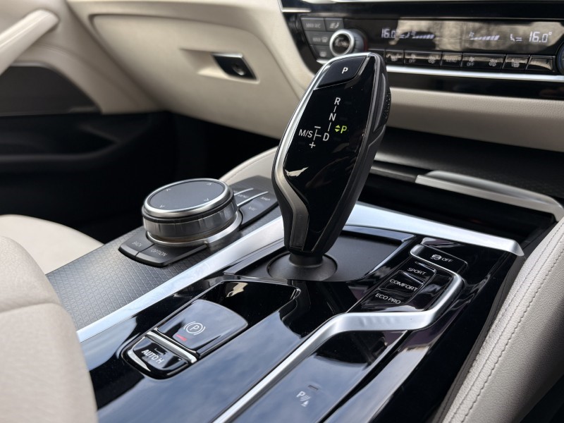 2022 (22) BMW 5 SERIES 520d xDrive MHT M Sport 4dr Step Auto 5267526