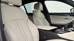 2022 (22) BMW 5 SERIES 520d xDrive MHT M Sport 4dr Step Auto 5267560