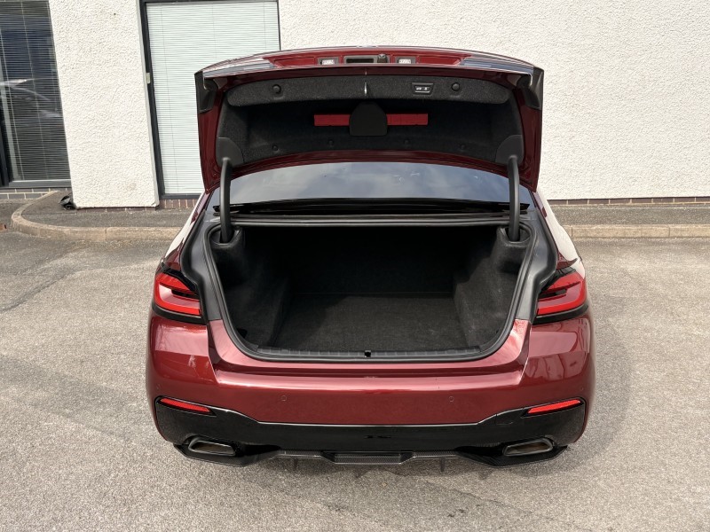 2022 (22) BMW 5 SERIES 520d xDrive MHT M Sport 4dr Step Auto 5267550