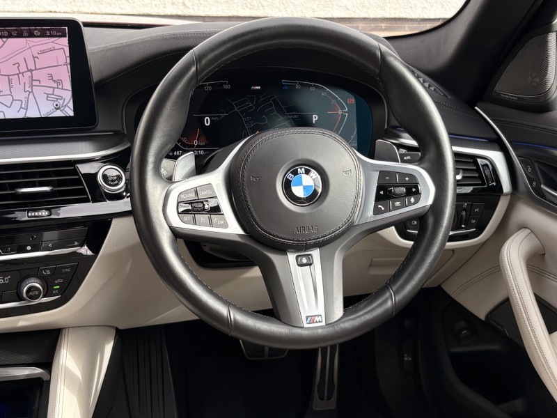 2022 (22) BMW 5 SERIES 520d xDrive MHT M Sport 4dr Step Auto 5267562