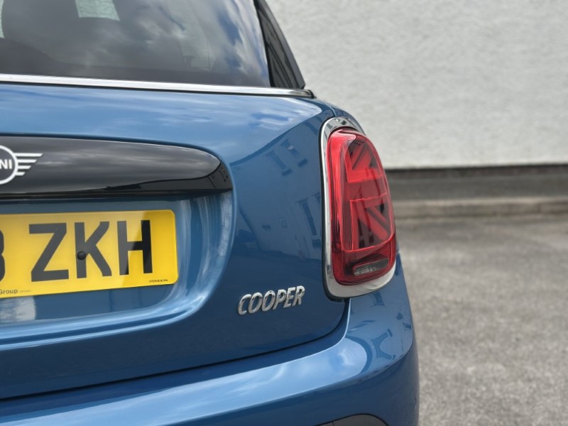 2023 (73) MINI HATCHBACK 1.5 Cooper Classic Premium 3dr 5198987