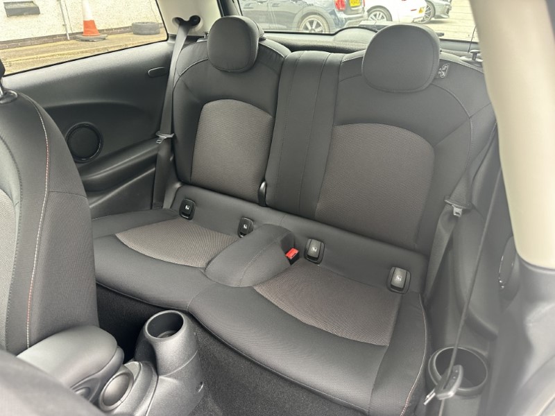 2023 (73) MINI HATCHBACK 1.5 Cooper Classic Premium 3dr 5198990