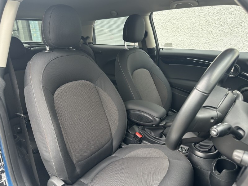 2023 (73) MINI HATCHBACK 1.5 Cooper Classic Premium 3dr 5199015