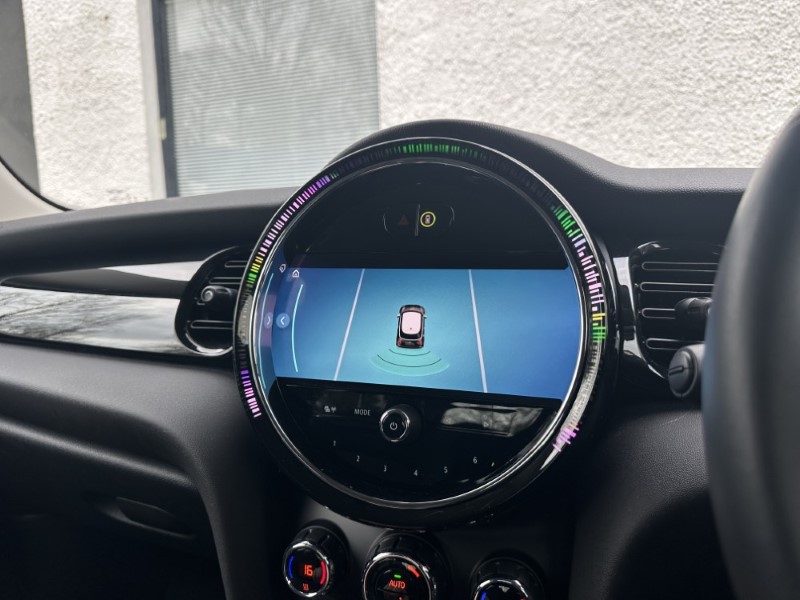 2023 (73) MINI HATCHBACK 1.5 Cooper Classic Premium 3dr 5198995