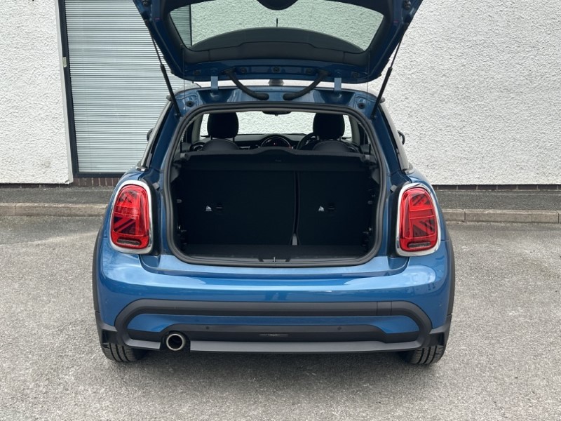 2023 (73) MINI HATCHBACK 1.5 Cooper Classic Premium 3dr 5198988