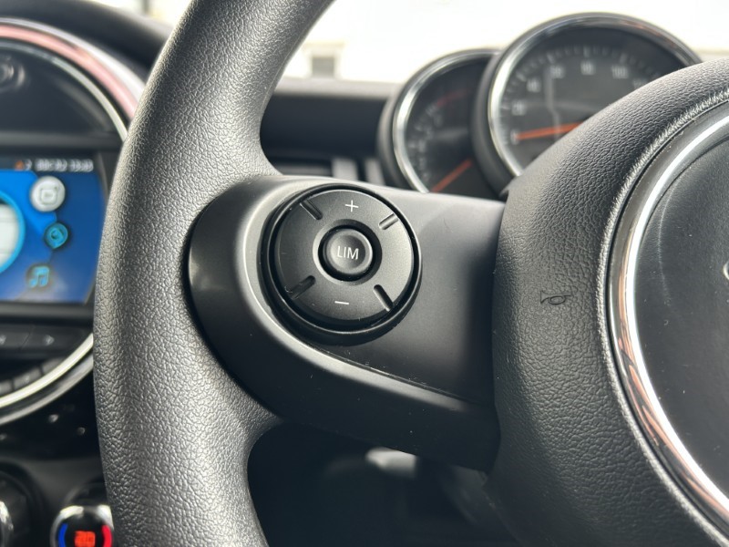 2020 (69) MINI HATCHBACK 1.5 One Classic II 5dr Auto [Comfort/Nav Pack] 5219530